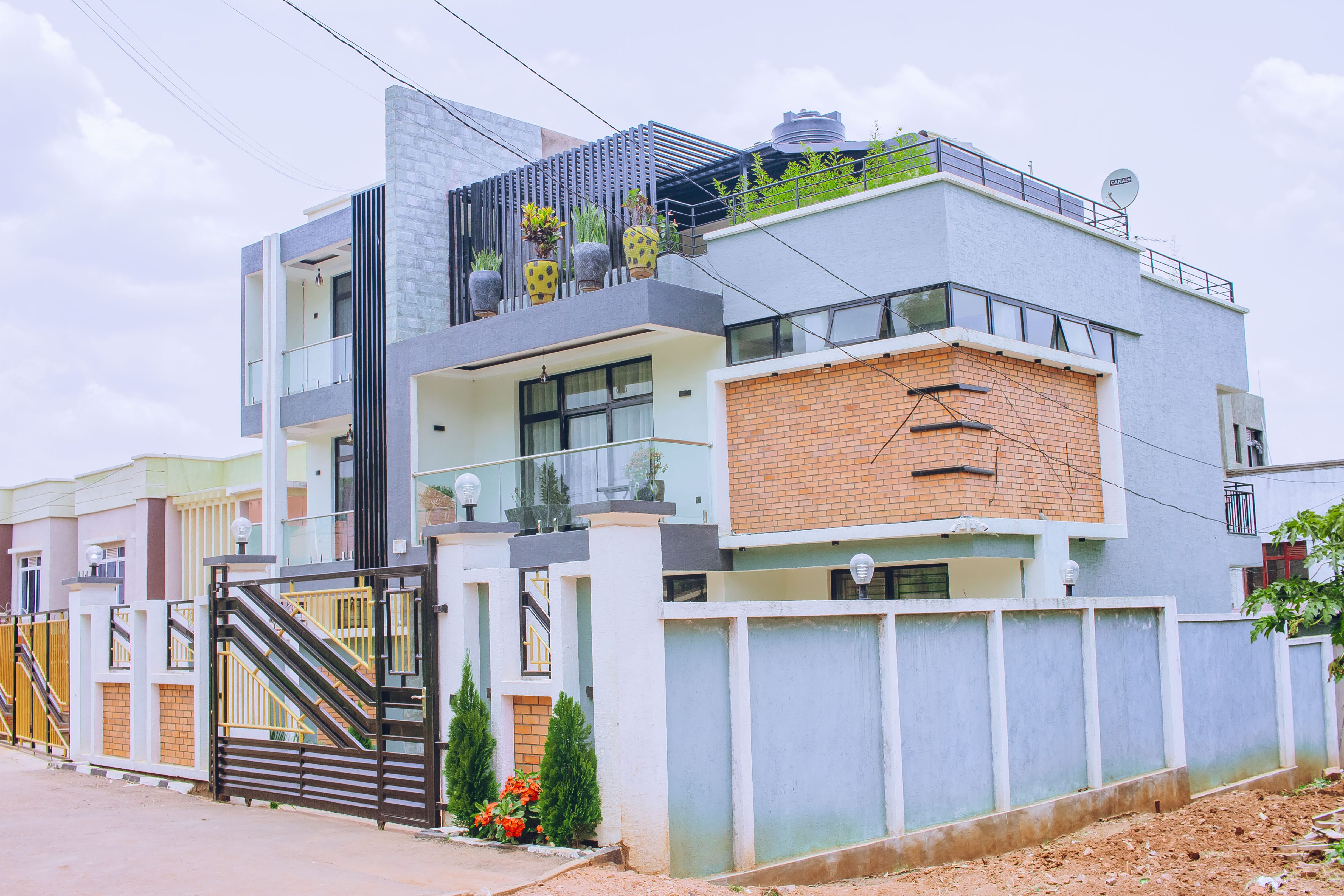 CONSTRUCTION PROJECT OF A MIX USE COMMERCIAL BUILDING G+2